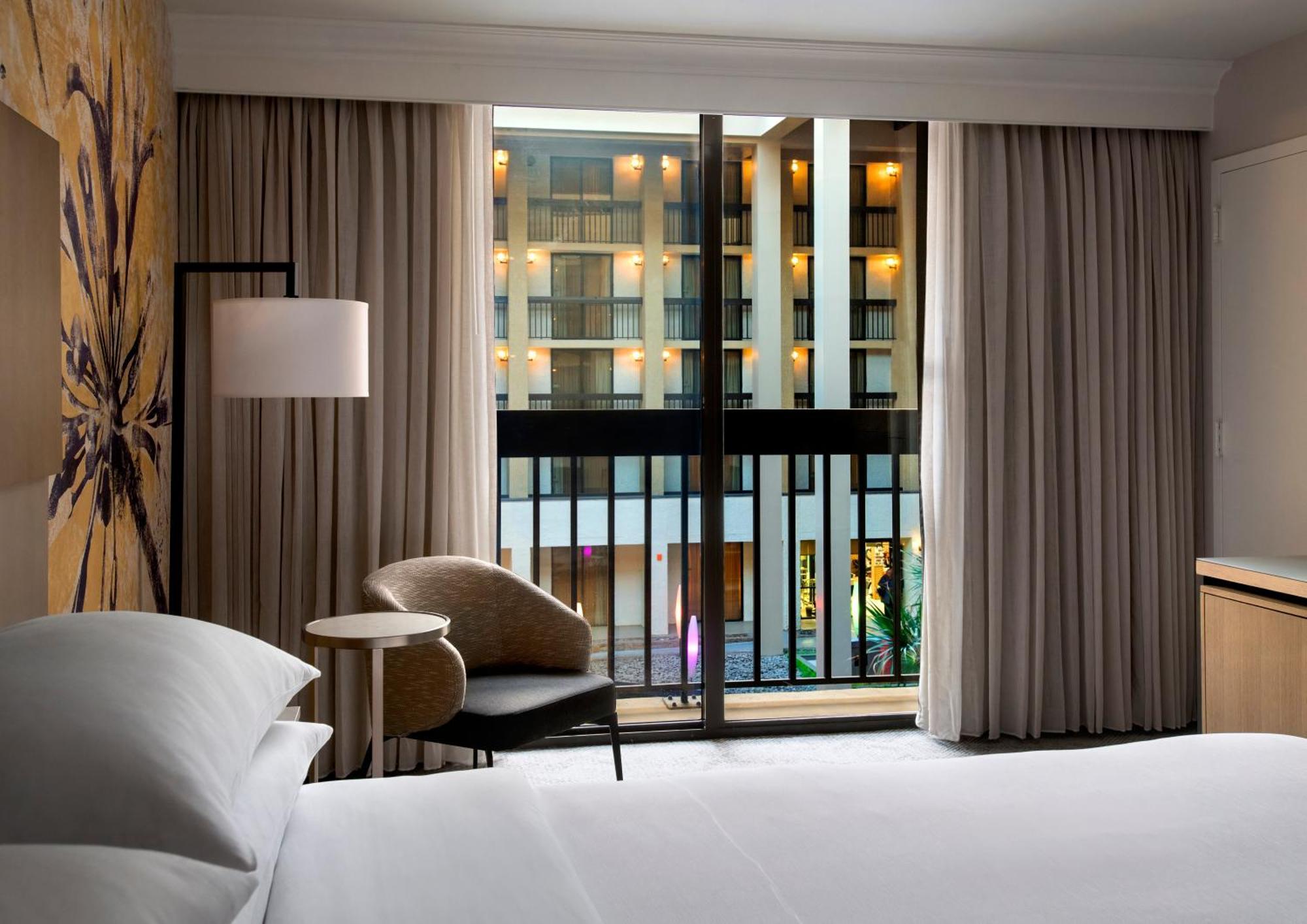 Westchester Marriott Tarrytown Exterior photo