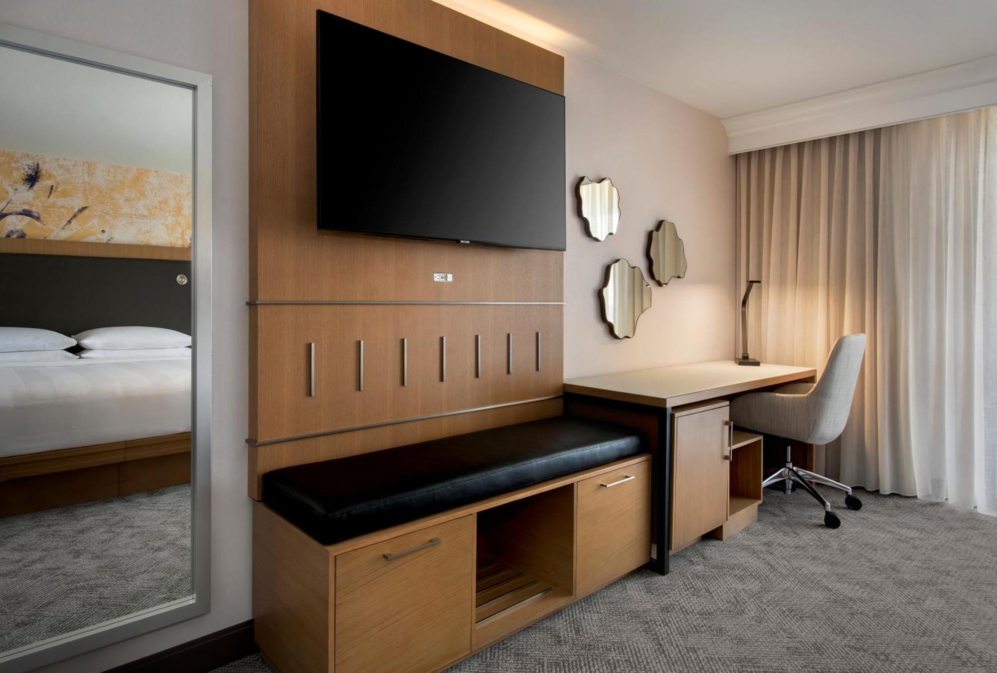 Westchester Marriott Tarrytown Exterior photo