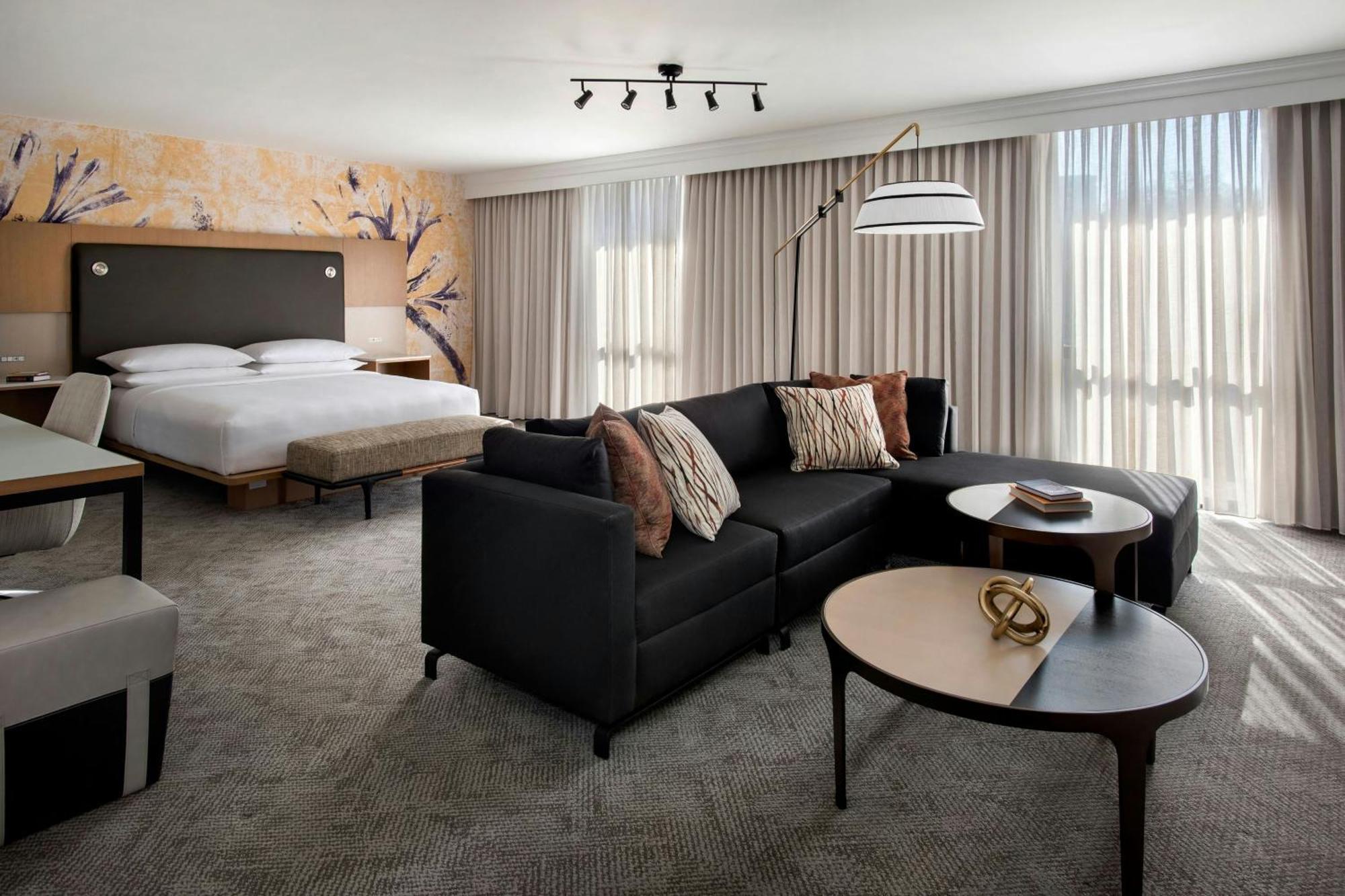 Westchester Marriott Tarrytown Exterior photo
