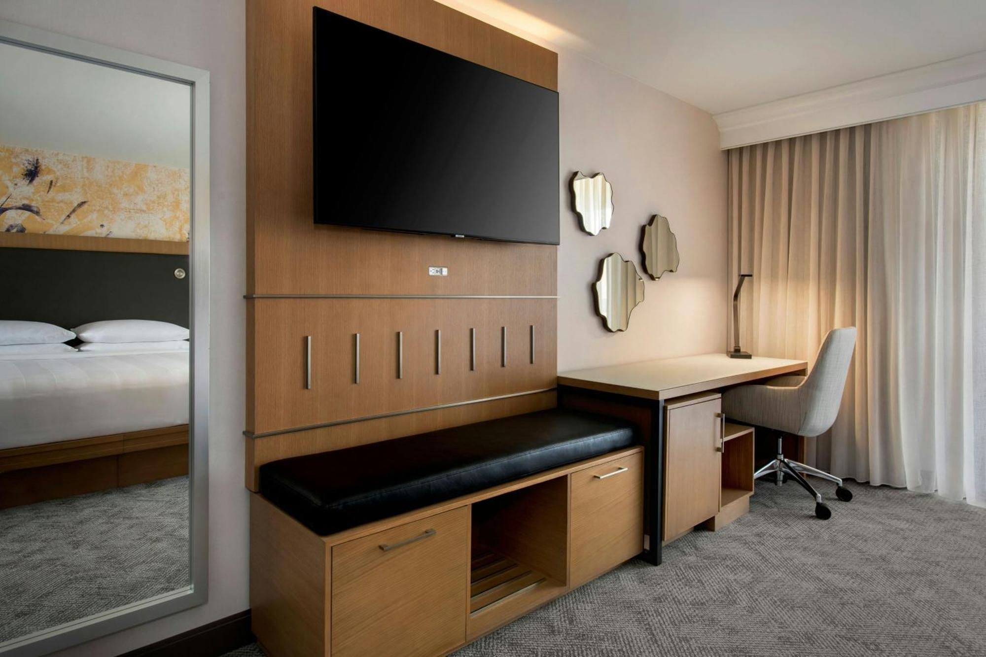 Westchester Marriott Tarrytown Exterior photo