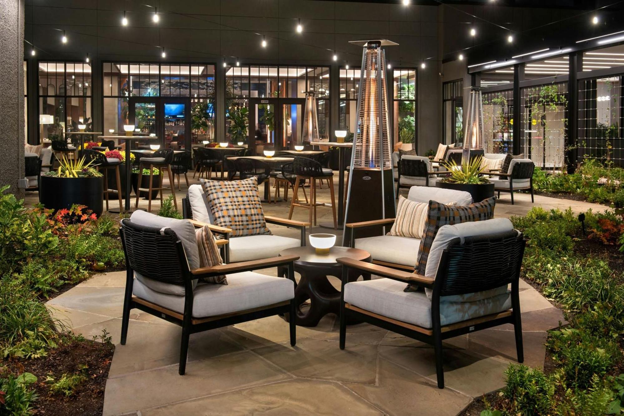 Westchester Marriott Tarrytown Exterior photo
