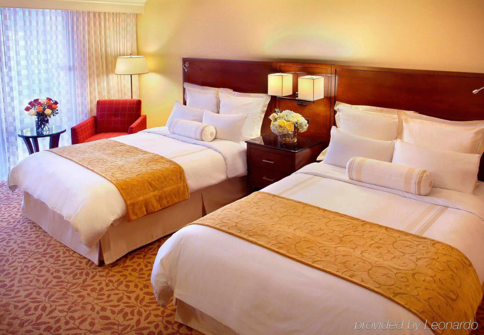 Westchester Marriott Tarrytown Room photo