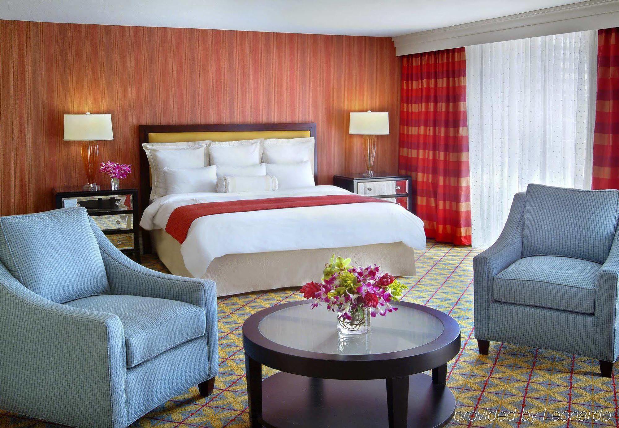 Westchester Marriott Tarrytown Exterior photo