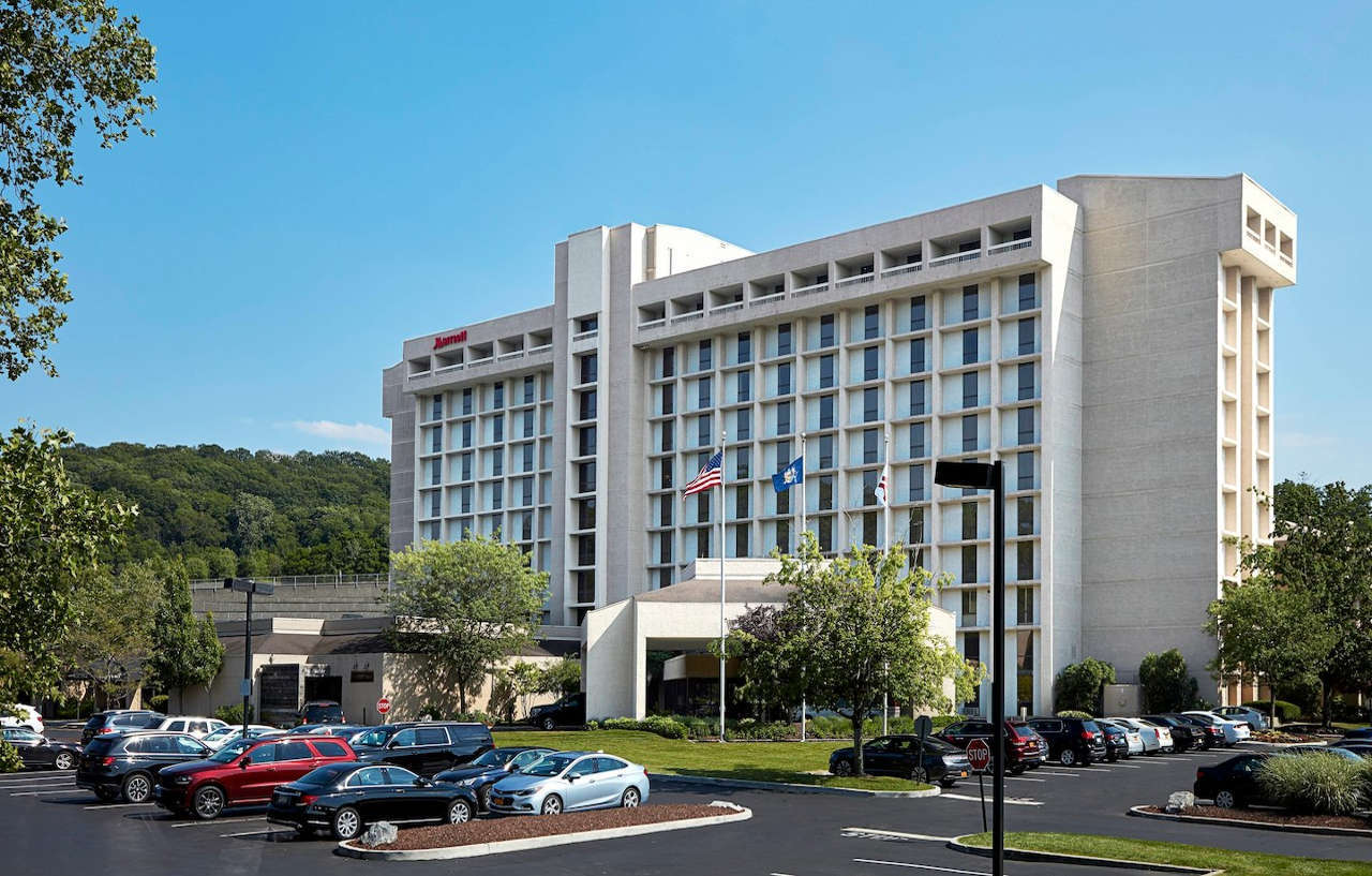Westchester Marriott Tarrytown Exterior photo